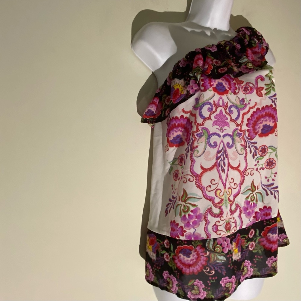 Francesca’s One Shoulder Floral Ruffle Top - Picture 7 of 16